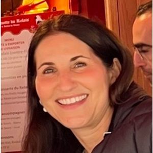 Meet your Posher, Hollye